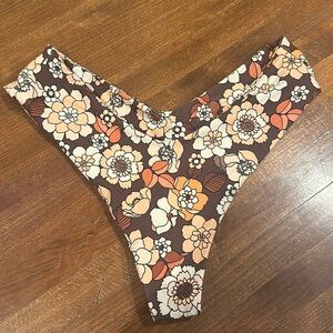 Skatie Byron mandi bottom